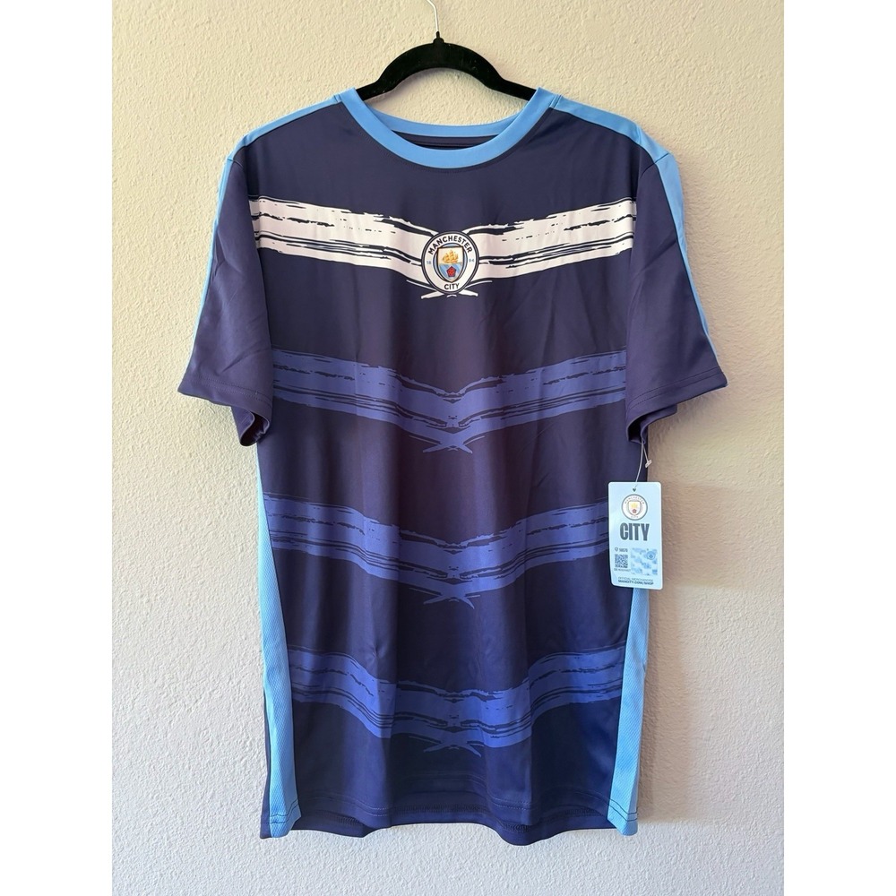Manchester City  Officially Licensed Merchandise NWT Shirt Navy Blue Size Medium